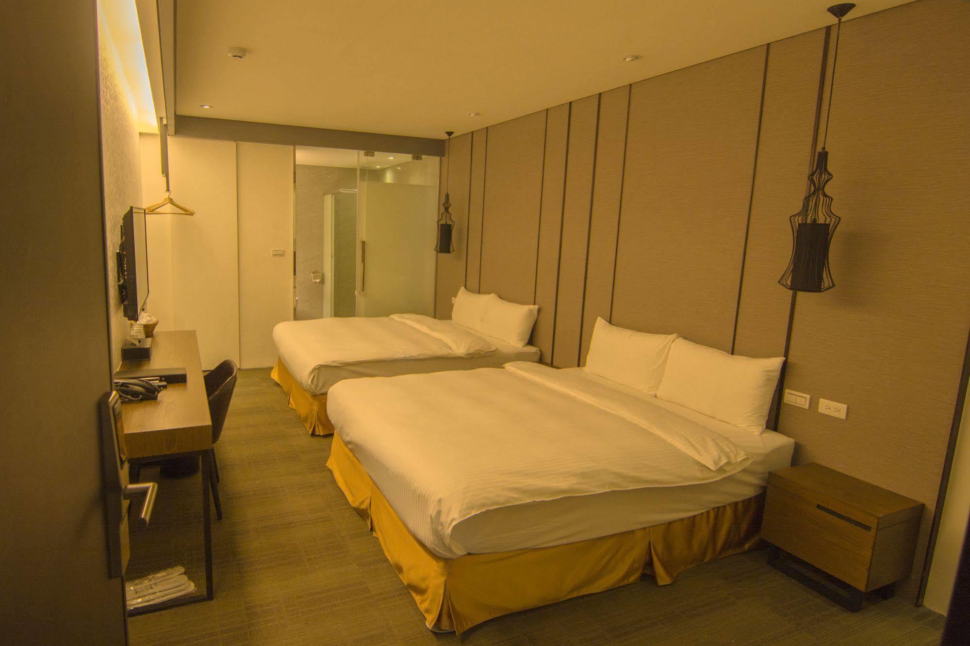 O2 Hotel Taipei Main Station Exterior photo