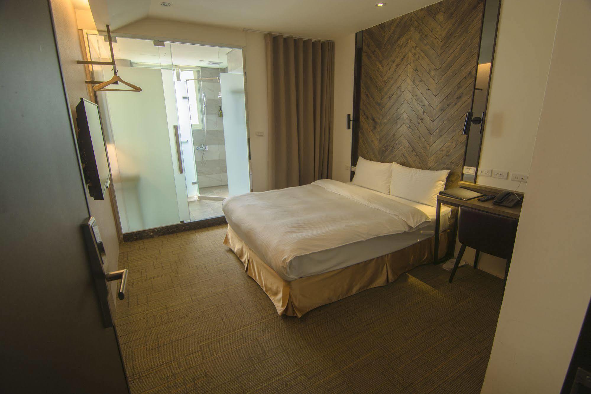 O2 Hotel Taipei Main Station Exterior photo