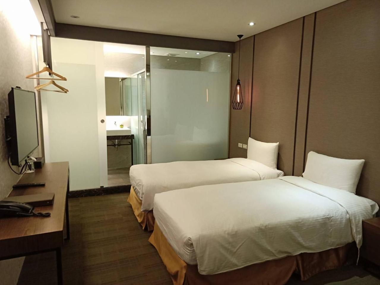 O2 Hotel Taipei Main Station Exterior photo